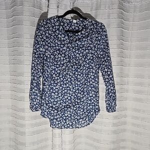 3/$10 Old Navy Blue and White Buttoned Peter Pan Collar Blouse